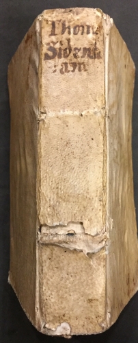 Portada de Opuscula Omnia: Dissertatio Epistolaris de Observationibus Nuperis circa Curationem Variolarum Confluentium, nec non de affectione Hysterica. Tractatus de Podragra et Hydrope. Epistolae Responsoriae, de Morbis Epidemicis, Luis Venereae Historia & Curatione - Thomas Sydenham