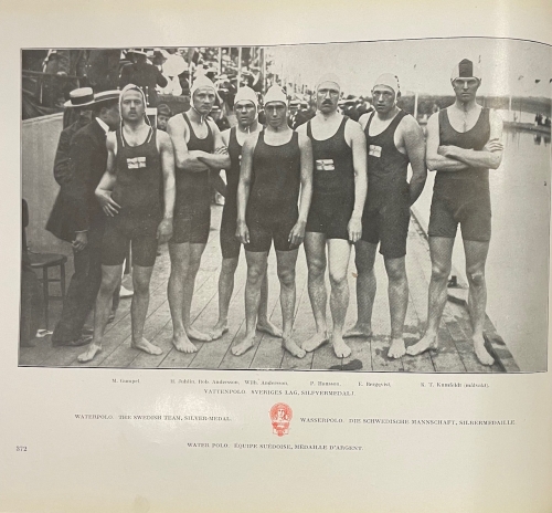 Portada de V. Olympiaden. Olympiska Spelen I Stockholm 1912. Olympic Games Stockholm 1912. Jeux Olympiques Stockholm 1912 - Hemerlin. Erik Peterson.