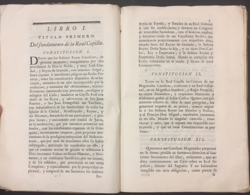 Portada de Constituciones, que, en Virtud de Real Orden, hizo el Reverendo en Christo Obispo de Urgel, Don Francisco Catal�n de Oc�n, para el Buen Gobierno de La Capilla Real de Granada. Y aprob� el Se�or Rey Don Fernando Sexto, por Real C�dula de once de Julio de mil setecientos cinquenta y ocho - Francisco Catal�n de Oc�n