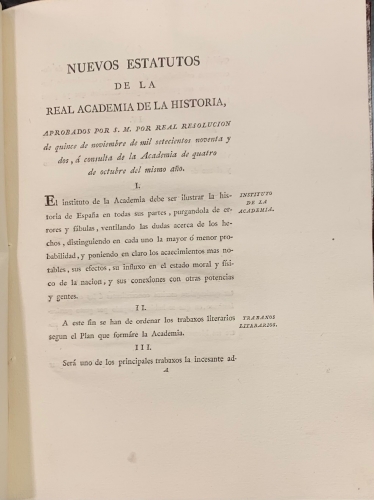 Portada de Reglamento de los Trabajos Literarios e Inversi�n de Caudales de la Real Academia de la Historia aprobados en su junta ordinaria del viernes 21 de setiembre de 1792. Nuevos Estatutos de la Real Academia de la Historia