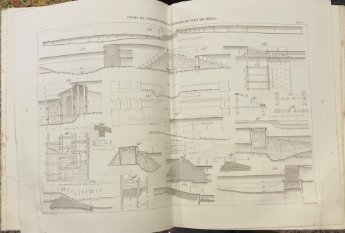Portada de Cours de Construction des Ouvrages qui etablissent La Navigation des Rivieres et des Canaux, profess� a L'Ecole des Ponts et Chaussees de 1832 a 1841. Cours de Construction des Ouvrages Hydrauliques des Ports de Mer - M. Minard