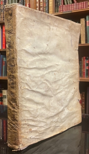Portada de Discurso y Alegaciones de Derecho, en que se trata y declara el origen y principio del nobilisimo y fidelisimo Reyno de Arag�n, y la excelencia de su gobierno y leyes, y la justicia clarisima que tiene, en el pleyto en que defienden en el Consistorio de Justicia de Arag�n, que la Magestad del Rey no puede nombrar Virrey estrangero - Pedro Luis Martinez