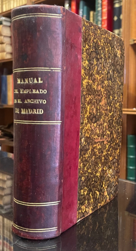 Portada de Manual del Empleado en el Archivo General de Madrid con una rese�a hist�rica del municipio - Timoteo Domingo Palacio