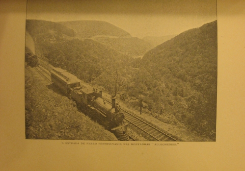 Portada de A estrada de Ferro Pennsylvania ea Exposi�ao Quatrocentennial de Chicago, com notas descriptivas das cidades de N.Y, Philandelphia, Washington, Chicago e uma descrp�ao completa dos Terrenos e Edificios da Exposi�ao, com mappas e Illustra�oes