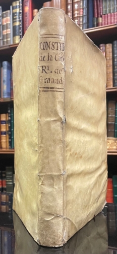 Portada de Constituciones, que, en Virtud de Real Orden, hizo el Reverendo en Christo Obispo de Urgel, Don Francisco Catal�n de Oc�n, para el Buen Gobierno de La Capilla Real de Granada. Y aprob� el Se�or Rey Don Fernando Sexto, por Real C�dula de once de Julio de mil setecientos cinquenta y ocho - Francisco Catal�n de Oc�n